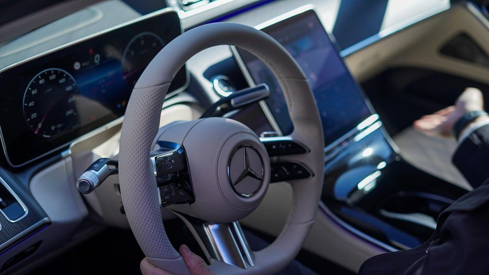 IMG-20220501-WA0003 Business class car in Helsinki and Tallinn Airport